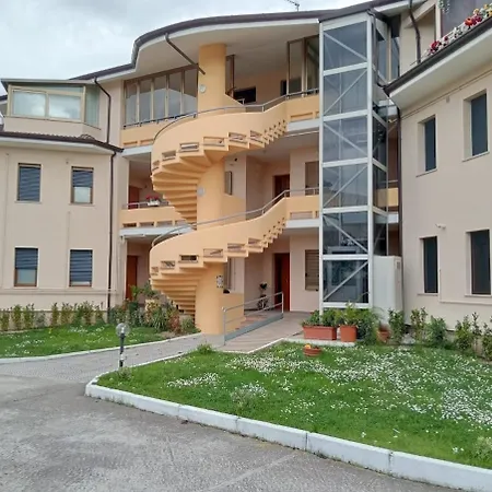 Colliwood Apartment